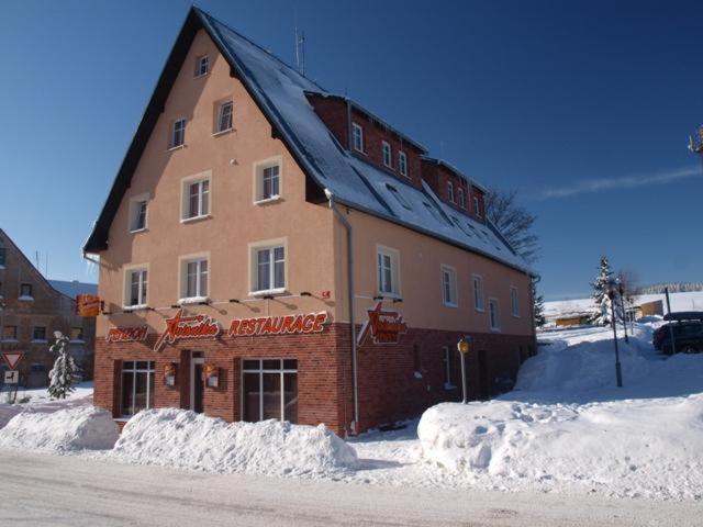 Restaurant & Penzion Avionika Kovářská Εξωτερικό φωτογραφία